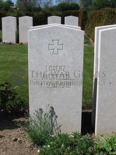 MONT HUON MILITARY CEMETERY, LE TREPORT - ANDRESEN, LORENZ