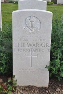 MONT HUON MILITARY CEMETERY, LE TREPORT - ARCHER, HARRY