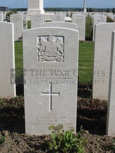 MONT HUON MILITARY CEMETERY, LE TREPORT - BAKER, HAROLD STEWART