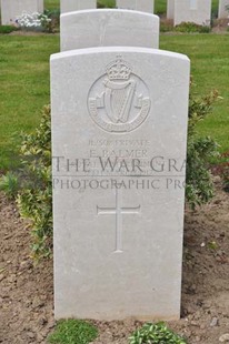 MONT HUON MILITARY CEMETERY, LE TREPORT - BALMER, E