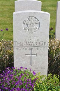 MONT HUON MILITARY CEMETERY, LE TREPORT - BARBER, HENRY