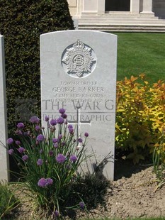 MONT HUON MILITARY CEMETERY, LE TREPORT - BARKER, GEORGE