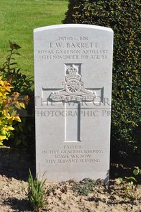MONT HUON MILITARY CEMETERY, LE TREPORT - BARRETT, JOHN WILLIAM