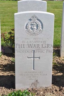 MONT HUON MILITARY CEMETERY, LE TREPORT - BARWOOD, D J