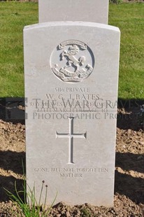 MONT HUON MILITARY CEMETERY, LE TREPORT - BATES, WILLIAM GEORGE JESSOP