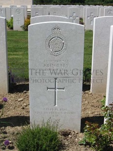 MONT HUON MILITARY CEMETERY, LE TREPORT - BATY, JOHN