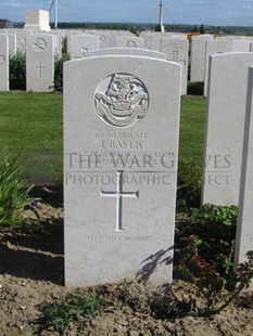 MONT HUON MILITARY CEMETERY, LE TREPORT - BAYLIS, JOHN