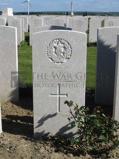 MONT HUON MILITARY CEMETERY, LE TREPORT - BEGG, A