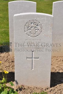 MONT HUON MILITARY CEMETERY, LE TREPORT - BELLAMY, A