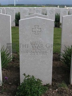 MONT HUON MILITARY CEMETERY, LE TREPORT - BENZ, ROBERT