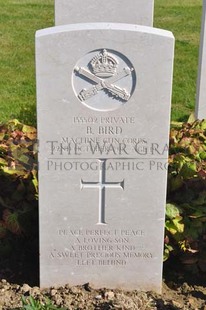 MONT HUON MILITARY CEMETERY, LE TREPORT - BIRD, BERTIE