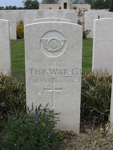 MONT HUON MILITARY CEMETERY, LE TREPORT - BLAIR, T