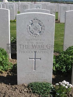 MONT HUON MILITARY CEMETERY, LE TREPORT - BLOY, LAURENCE HENRY