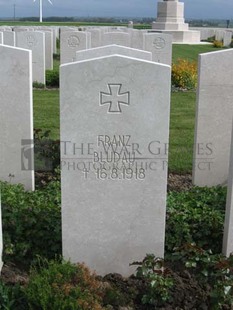 MONT HUON MILITARY CEMETERY, LE TREPORT - BLUDAU, FRANZ
