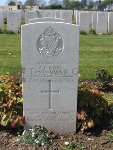 MONT HUON MILITARY CEMETERY, LE TREPORT - BOON, PERCY EDMUND