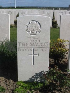 MONT HUON MILITARY CEMETERY, LE TREPORT - BOOTH, GEORGE