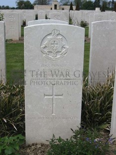 MONT HUON MILITARY CEMETERY, LE TREPORT - BOULTON, FRANCIS EDWARD