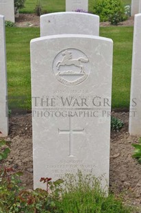 MONT HUON MILITARY CEMETERY, LE TREPORT - BRADLEY, FRANK
