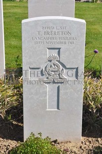 MONT HUON MILITARY CEMETERY, LE TREPORT - BRERETON, T