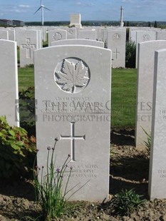 MONT HUON MILITARY CEMETERY, LE TREPORT - BREWER, ALWYN CLARENCE
