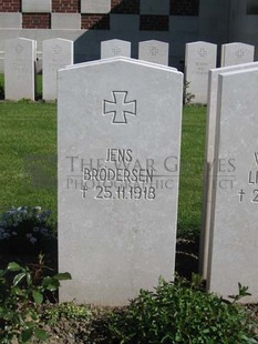 MONT HUON MILITARY CEMETERY, LE TREPORT - BRODIE, G P