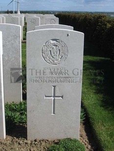 MONT HUON MILITARY CEMETERY, LE TREPORT - BROWN, EDMUND
