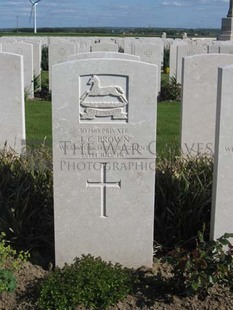 MONT HUON MILITARY CEMETERY, LE TREPORT - BROWN, J C