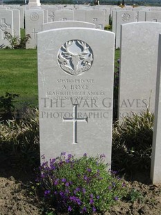 MONT HUON MILITARY CEMETERY, LE TREPORT - BRYCE, A