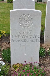 MONT HUON MILITARY CEMETERY, LE TREPORT - BRYDEN, G
