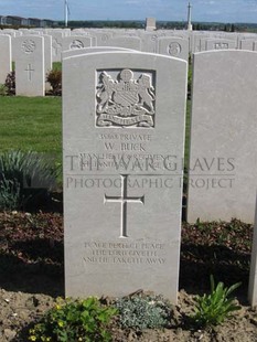 MONT HUON MILITARY CEMETERY, LE TREPORT - BUCK, WILFRED