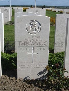 MONT HUON MILITARY CEMETERY, LE TREPORT - BULL, ARTHUR LEWIN MARSHALL