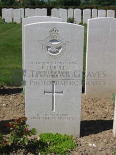 MONT HUON MILITARY CEMETERY, LE TREPORT - BULL, PERCIVAL HENRY