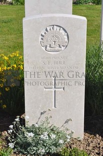 MONT HUON MILITARY CEMETERY, LE TREPORT - BULL, SIDNEY FELTHAM
