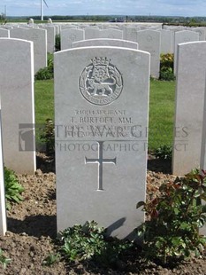 MONT HUON MILITARY CEMETERY, LE TREPORT - BURTOFT, T