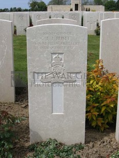 MONT HUON MILITARY CEMETERY, LE TREPORT - BUSH, J J