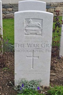 MONT HUON MILITARY CEMETERY, LE TREPORT - BUTTERWORTH, WALTER