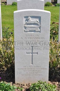 MONT HUON MILITARY CEMETERY, LE TREPORT - CHAMBERS, A G
