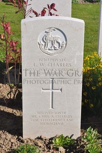 MONT HUON MILITARY CEMETERY, LE TREPORT - CHARLES, LESLIE WILLIAM