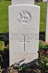 MONT HUON MILITARY CEMETERY, LE TREPORT - CHISHOLM, ROBERT MATHISON