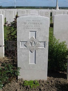 MONT HUON MILITARY CEMETERY, LE TREPORT - CHISHOLM, W