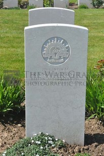 MONT HUON MILITARY CEMETERY, LE TREPORT - CHRISTIE, FRANK HENDERSON