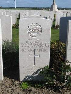 MONT HUON MILITARY CEMETERY, LE TREPORT - CHURCH, HERBERT SMITH