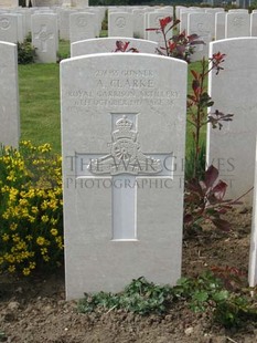 MONT HUON MILITARY CEMETERY, LE TREPORT - CLARKE, ARTHUR
