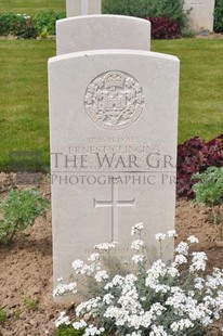 MONT HUON MILITARY CEMETERY, LE TREPORT - CLINGING, ERNEST