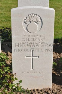 MONT HUON MILITARY CEMETERY, LE TREPORT - CLOAK, G H