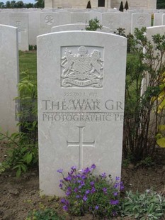 MONT HUON MILITARY CEMETERY, LE TREPORT - COLMAN, J