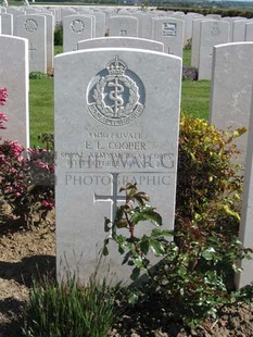 MONT HUON MILITARY CEMETERY, LE TREPORT - COOPER, ERIC LESLIE