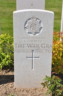 MONT HUON MILITARY CEMETERY, LE TREPORT - CORBETT, C