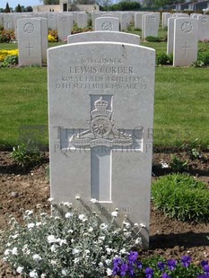 MONT HUON MILITARY CEMETERY, LE TREPORT - CORDER, LEWIS