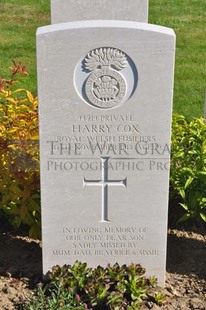 MONT HUON MILITARY CEMETERY, LE TREPORT - COX, HARRY